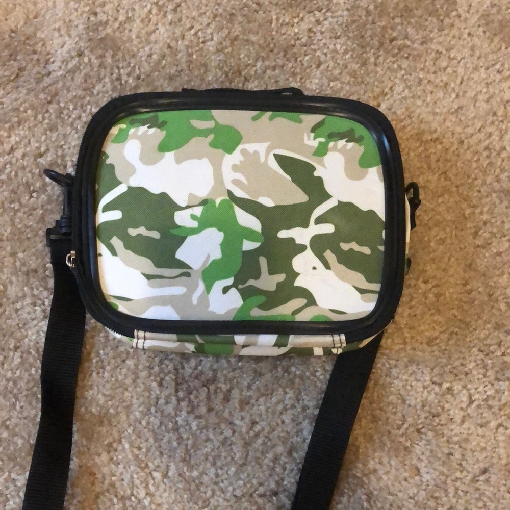 Camouflage diabetic bag insulated